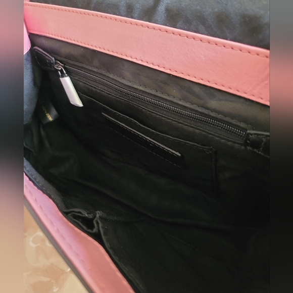 🩷NWOT Rebecca Minkoff Chevron Quilted Love Crossbody COA🩷 - Picture 9 of 12